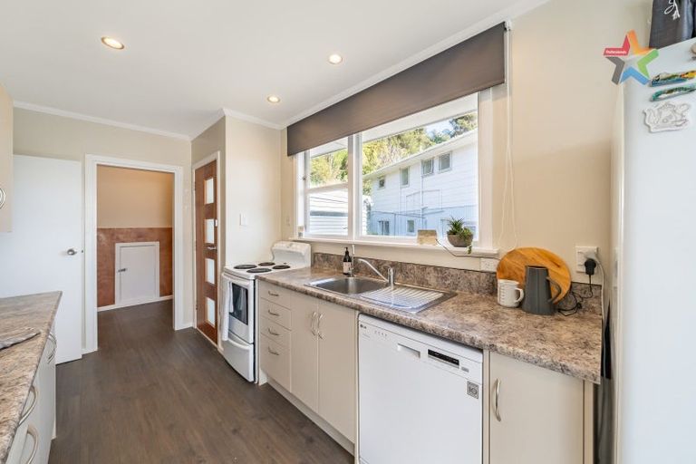 Photo of property in 21 Robson Street, Stokes Valley, Lower Hutt, 5019