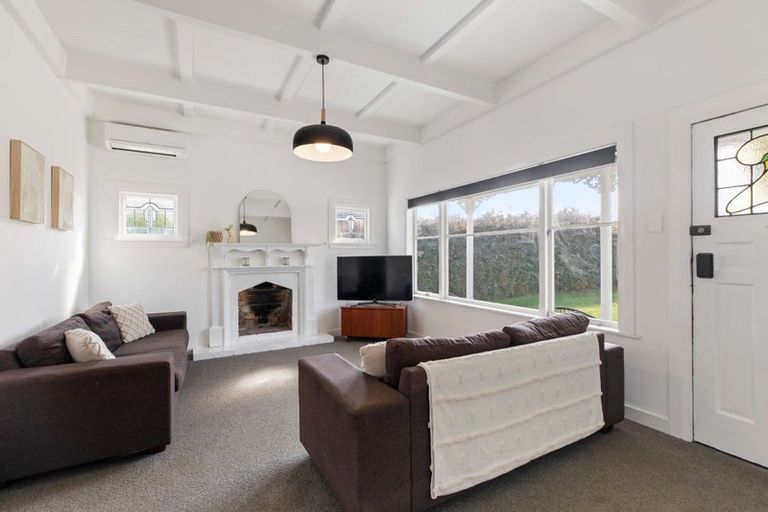 Photo of property in 6 Sandspit Road, Waiuku, 2123