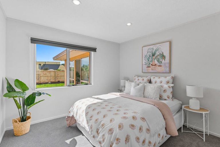 Photo of property in 2 Leigh Place, Paraparaumu Beach, Paraparaumu, 5032