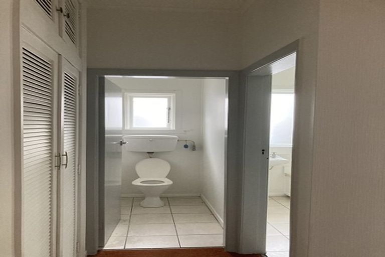 Photo of property in 88 Freyberg Street, Lyall Bay, Wellington, 6022