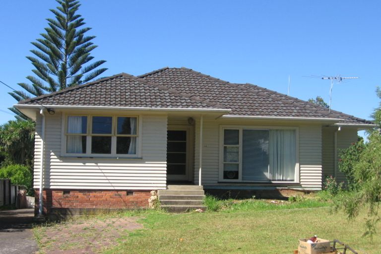 Photo of property in 16 Kelston Street, New Lynn, Auckland, 0600