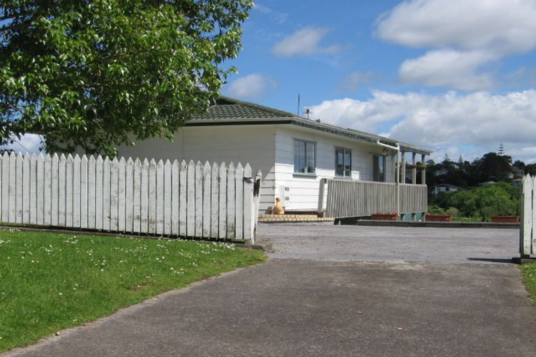 Photo of property in 36 Beaufort Place, Papatoetoe, Auckland, 2025