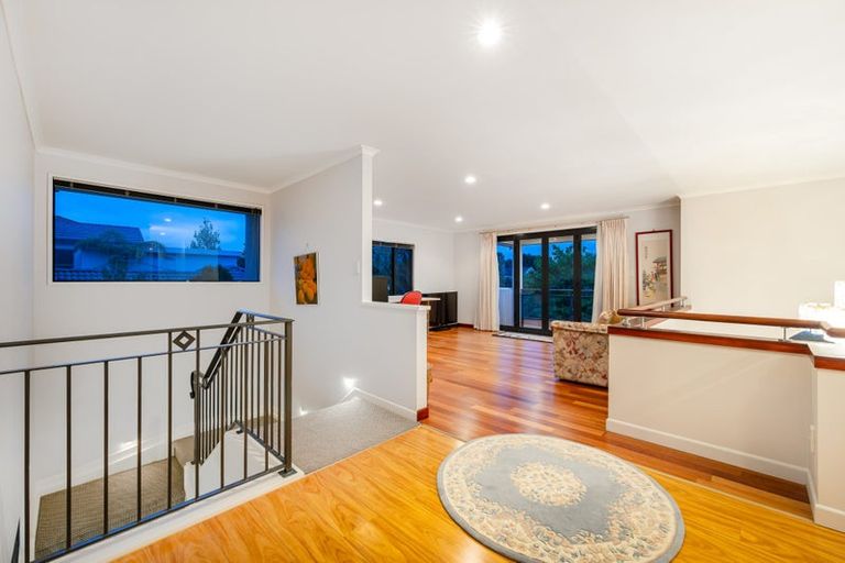 Photo of property in 24 Oakway Drive, Schnapper Rock, Auckland, 0632