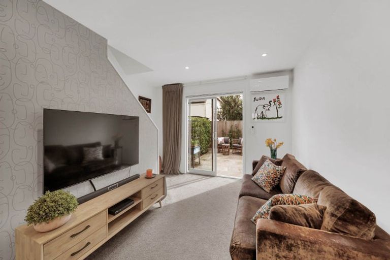 Photo of property in 10/257 Armagh Street, Christchurch Central, Christchurch, 8011