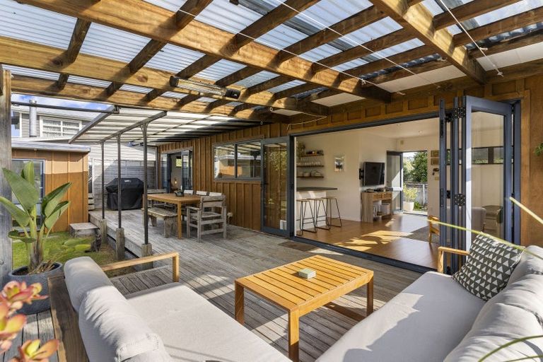 Photo of property in 112a Kiwi Road, Whangamata, 3620