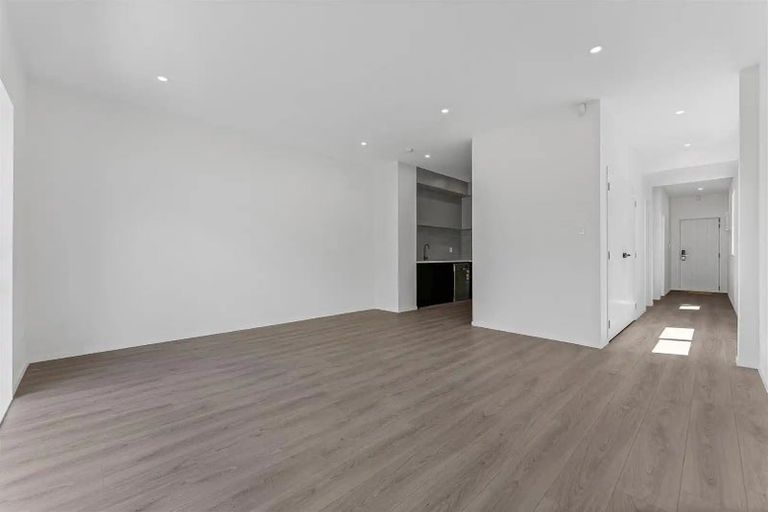 Photo of property in 17b Waka Ama Road, Karaka, 2113