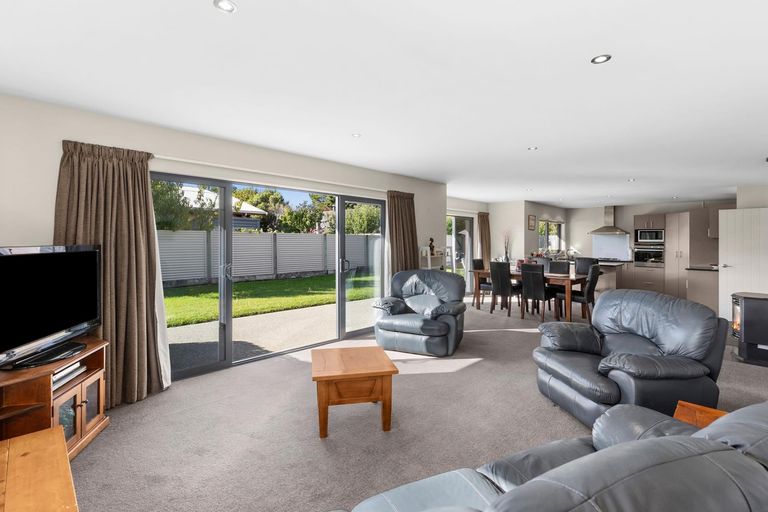 Photo of property in 1 Coromandel Street, Wanaka, 9305