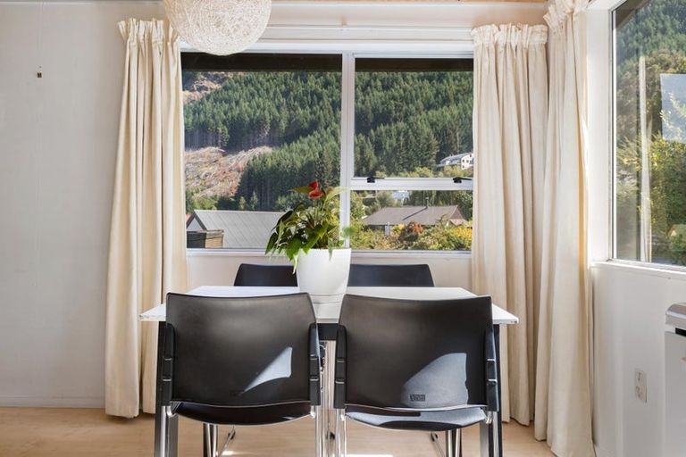 Photo of property in 255 Fernhill Road, Sunshine Bay, Queenstown, 9300