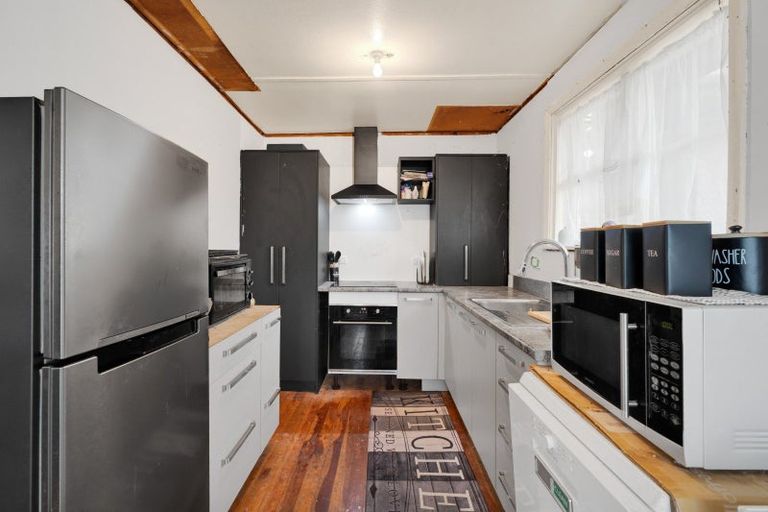 Photo of property in 10 Acourt Street, Hawera, 4610