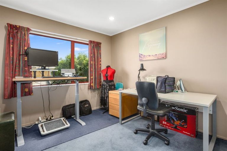 Photo of property in 12 Kilkelly Close, Tawa, Wellington, 5028