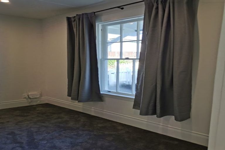 Photo of property in 141 Colwill Road, Massey, Auckland, 0614