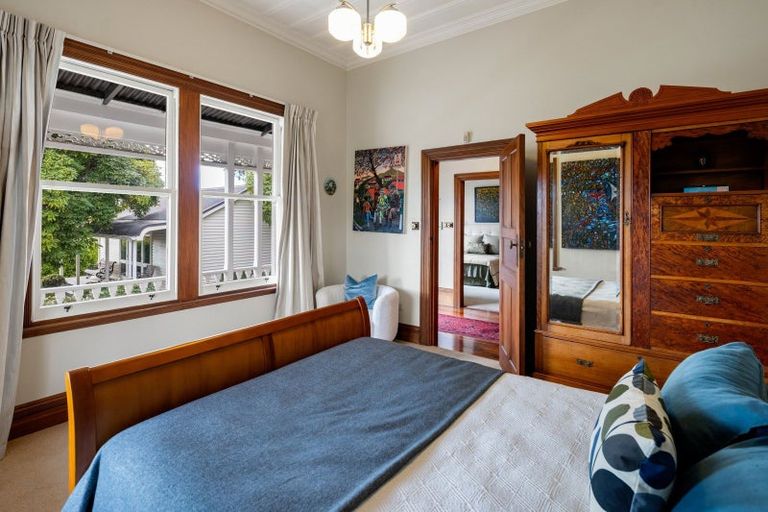 Photo of property in 23 Ruakiwi Road, Hamilton Lake, Hamilton, 3204