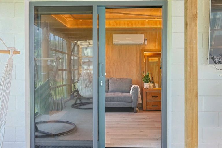 Photo of property in 20 Cook Street, Carters Beach, Westport, 7825