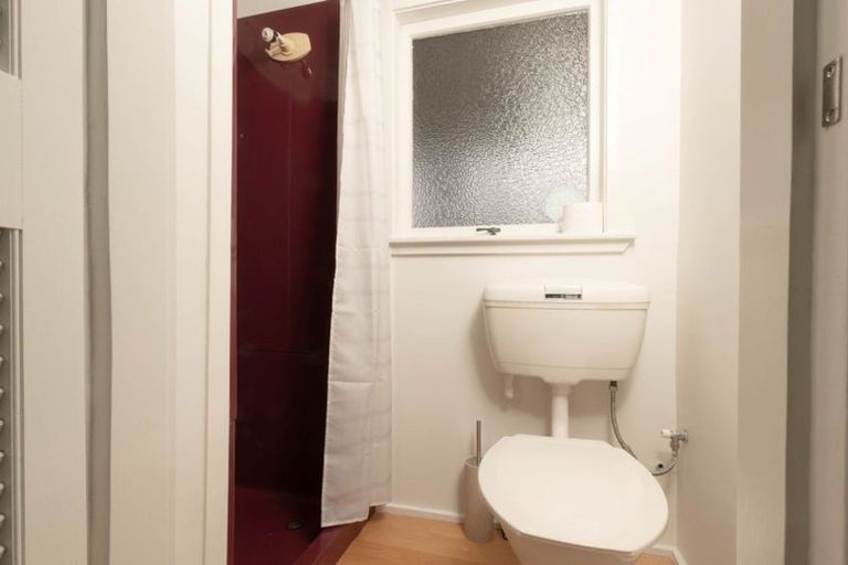 Photo of property in 11a Mizpah Road, Waiake, Auckland, 0630