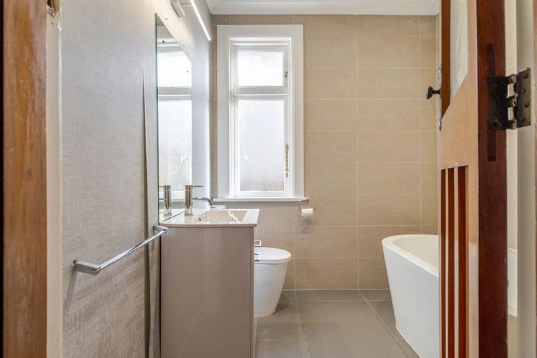 Photo of property in 8 Annandale Avenue, Takaro, Palmerston North, 4410