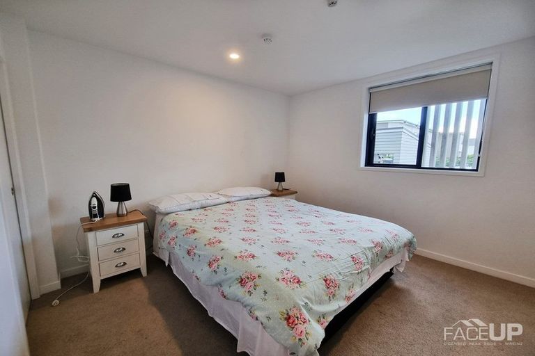 Photo of property in 4/169 Hobsonville Point Road, Hobsonville, Auckland, 0616