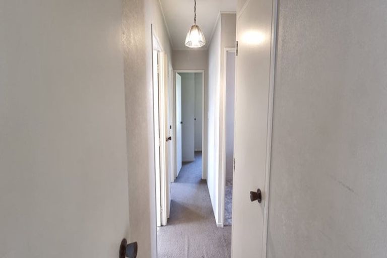 Photo of property in 40 Sikkim Crescent, Clover Park, Auckland, 2019