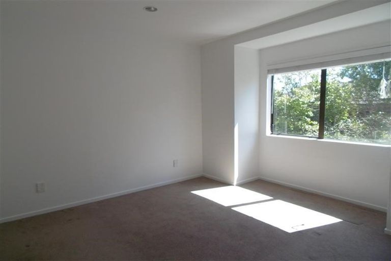 Photo of property in 2/17 Glamorgan Drive, Torbay, Auckland, 0630