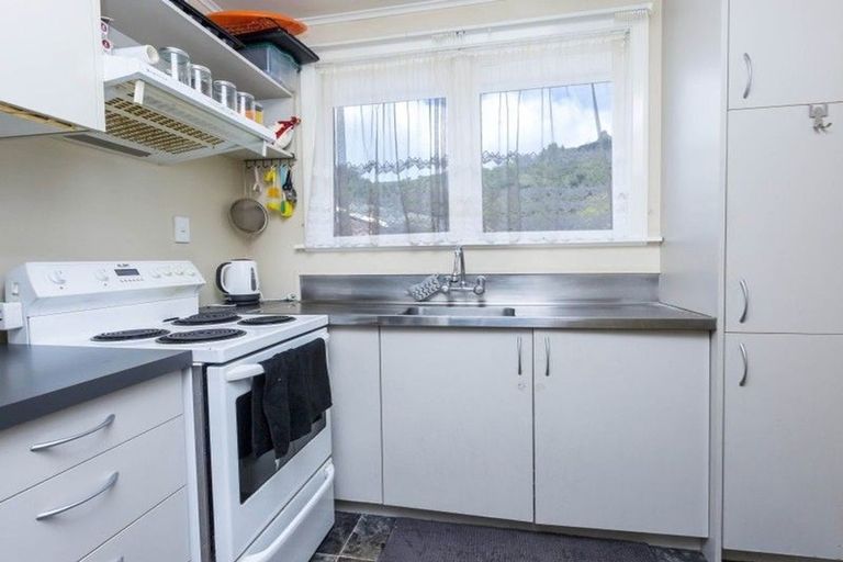 Photo of property in 15f3-a Lane Street, Wallaceville, Upper Hutt, 5018