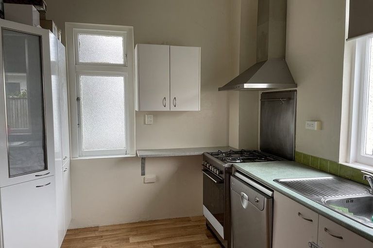 Photo of property in 1/184 The Parade, Island Bay, Wellington, 6023