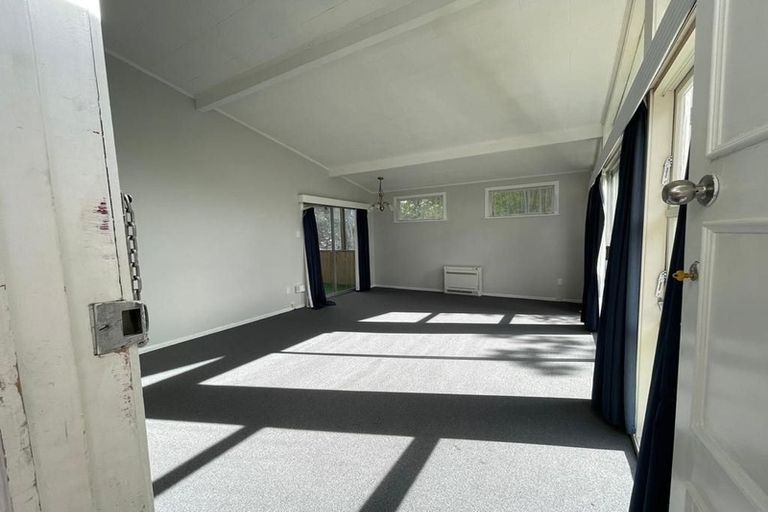 Photo of property in 26 Crompton Road, Massey, Auckland, 0614