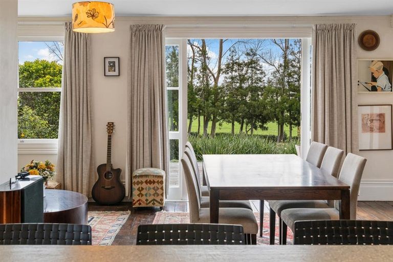 Photo of property in 124 Rimmer Road, Helensville, 0875