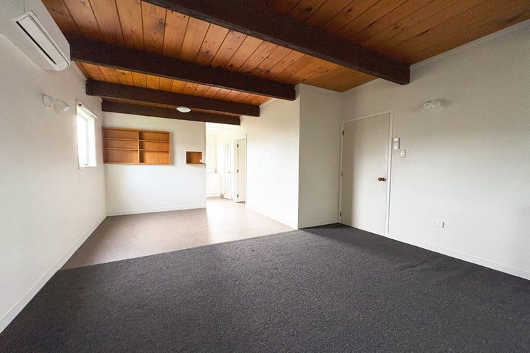 Photo of property in 16 Attlee Place, Gisborne, 4010