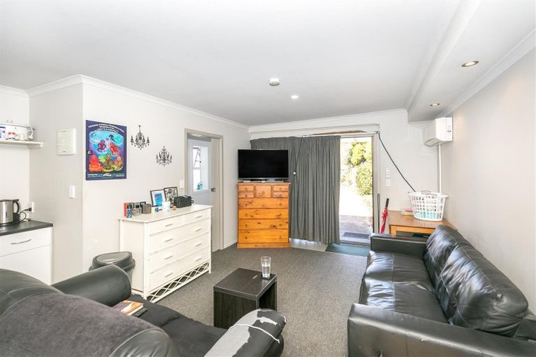 Photo of property in 6 Littler Place, Hamilton East, Hamilton, 3216