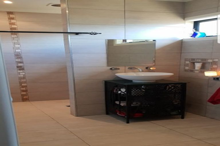 Photo of property in 10 Rays Way, Tuakau, 2121