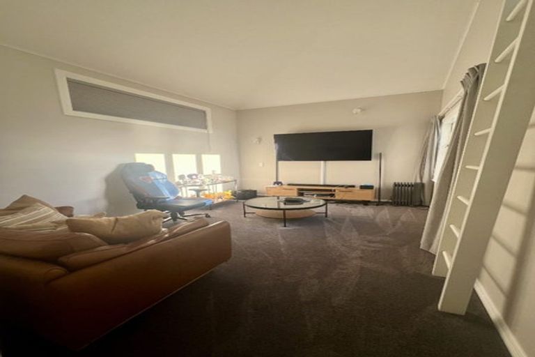 Photo of property in 15 Nikau Road, Point Howard, Lower Hutt, 5013