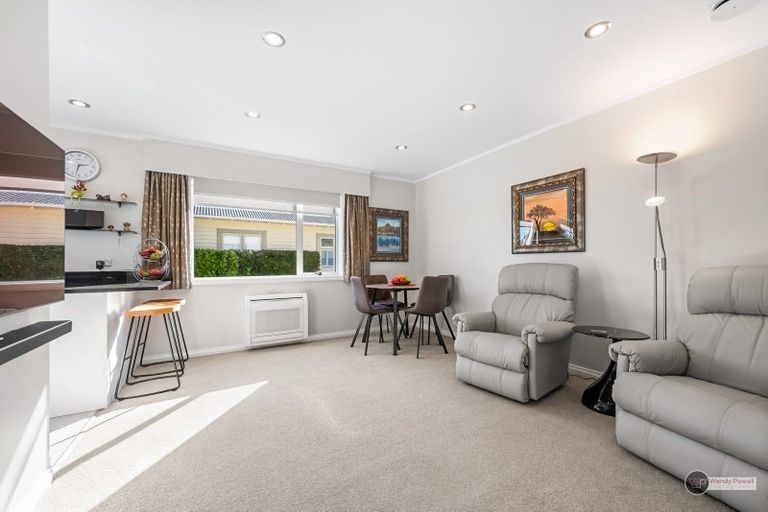 Photo of property in 40 Saint Ronans Avenue, Waterloo, Lower Hutt, 5011