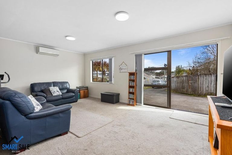 Photo of property in 19a Reid Road, New Lynn, Auckland, 0600
