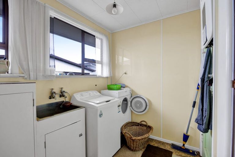 Photo of property in 27 Pacey Avenue, Hawera, 4610