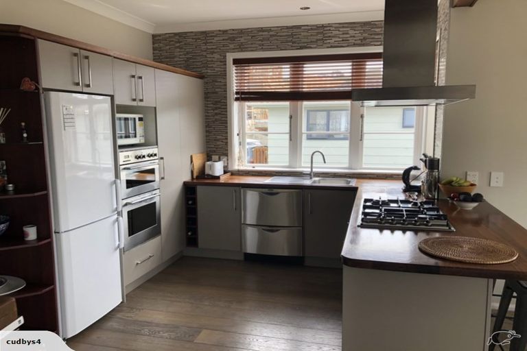 Photo of property in 6 Hindmarsh Street, Johnsonville, Wellington, 6037