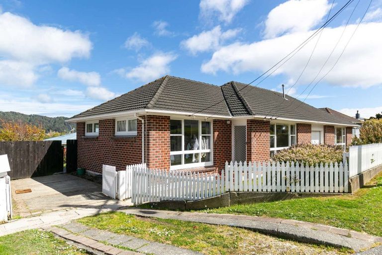 Photo of property in 1 Isabel Grove, Wainuiomata, Lower Hutt, 5014