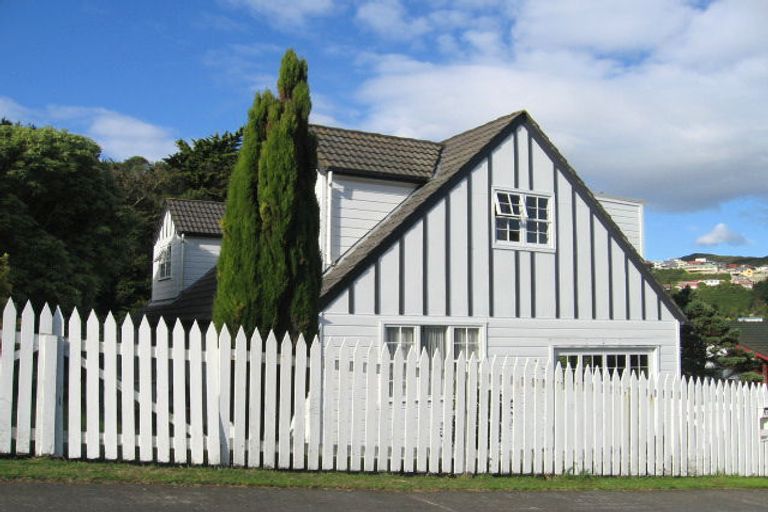 Photo of property in 38 Thurleigh Grove, Karori, Wellington, 6012