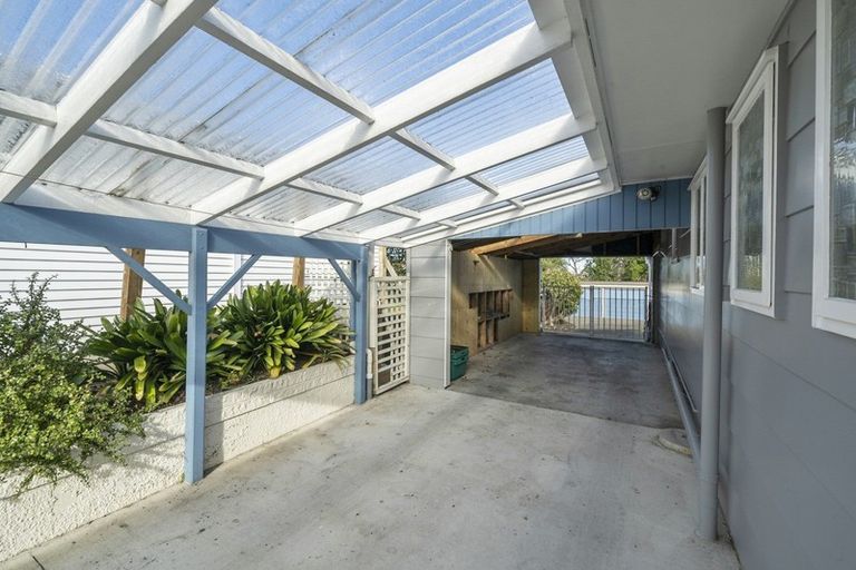Photo of property in 16 Martin Road, Paraparaumu Beach, Paraparaumu, 5032