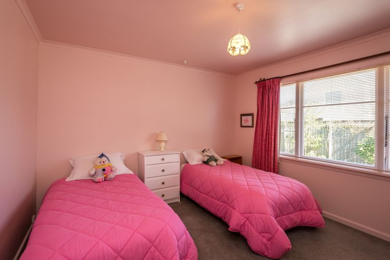 Photo of property in 37 Holly Road, St Albans, Christchurch, 8014