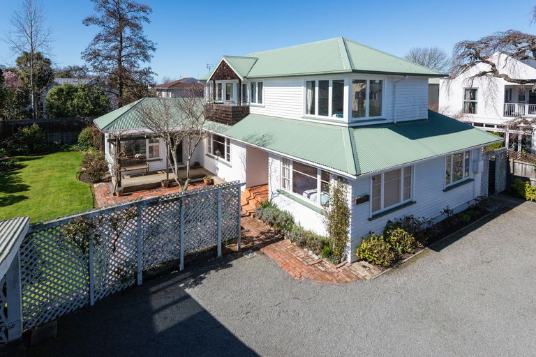 Photo of property in 37 Holly Road, St Albans, Christchurch, 8014