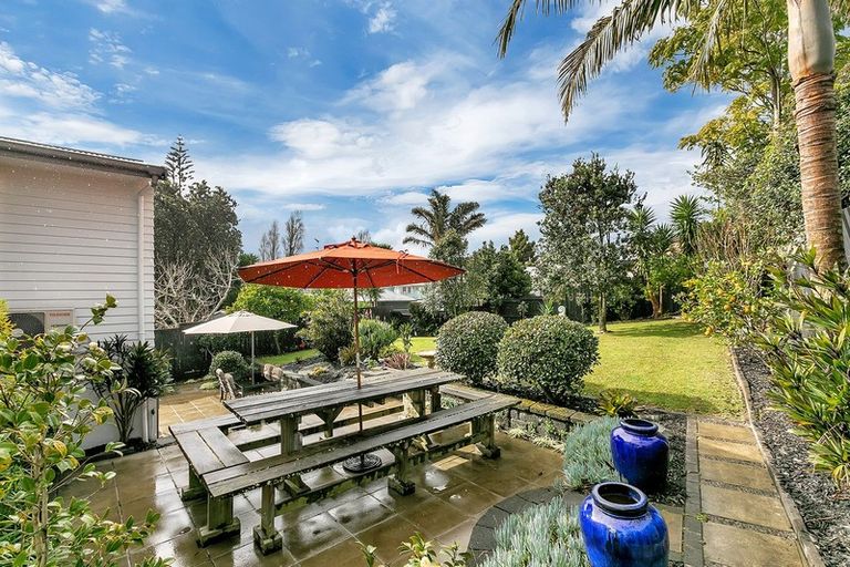 Photo of property in 11 James Street, Glenfield, Auckland, 0629