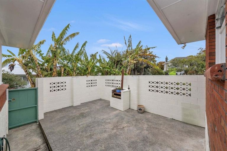 Photo of property in 17 Larne Avenue, Pakuranga Heights, Auckland, 2010