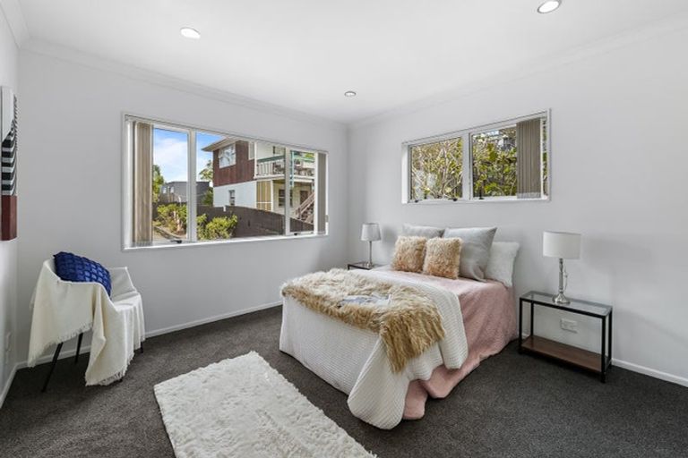 Photo of property in 58 Blanes Road, Weymouth, Auckland, 2103