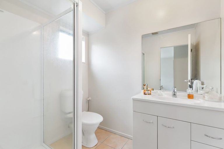 Photo of property in 64 Naylors Drive, Mangere, Auckland, 2022