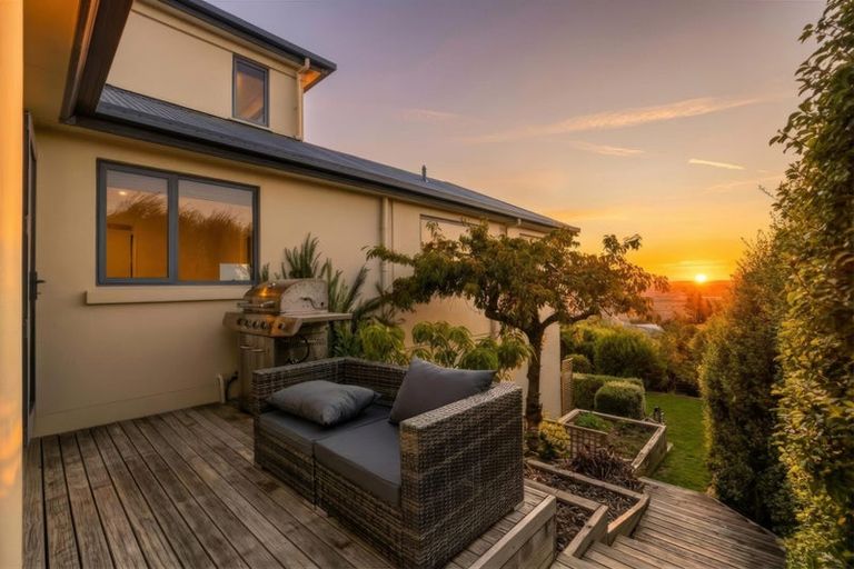 Photo of property in 31 Highcrest Heights, Westmorland, Christchurch, 8025