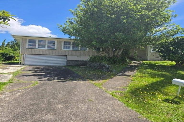 Photo of property in 151 Gossamer Drive, Pakuranga Heights, Auckland, 2010
