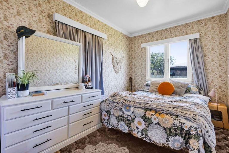 Photo of property in 205 South Road, Spotswood, New Plymouth, 4310