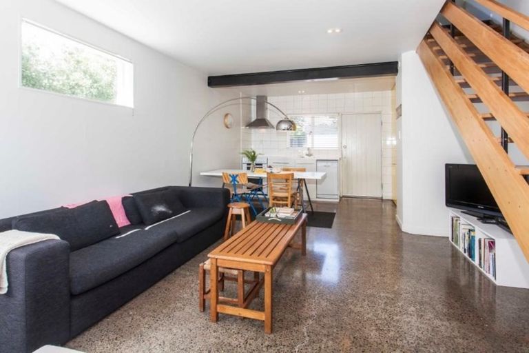 Photo of property in 4/23 Holly Road, St Albans, Christchurch, 8014