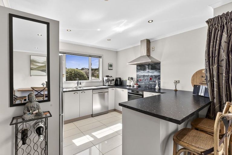 Photo of property in 1 Moncrieff Place, Wanaka, 9305