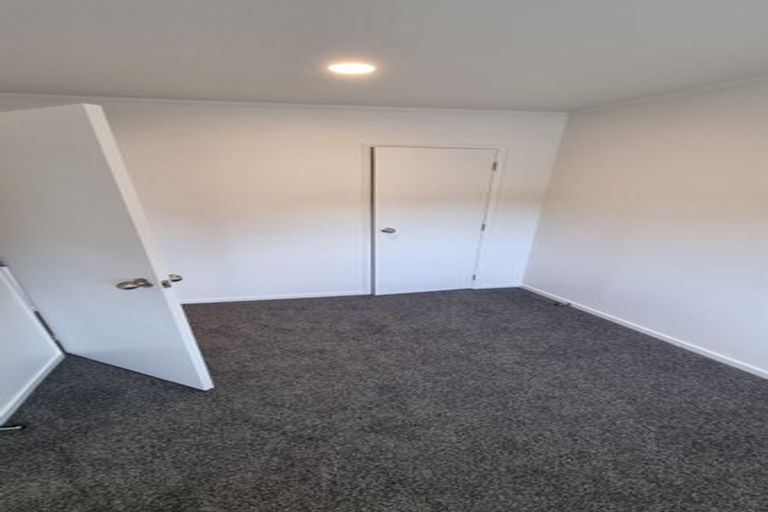 Photo of property in 1/15a Oates Road, Glen Eden, Auckland, 0602