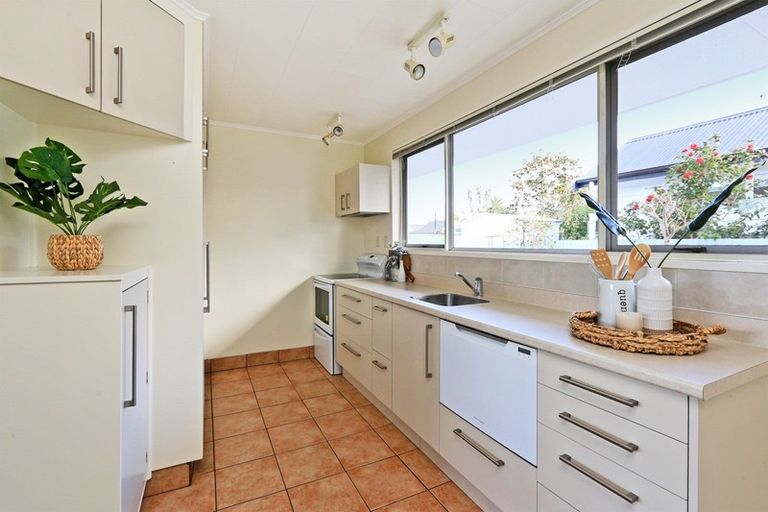Photo of property in 3/11 Church Road, Taradale, Napier, 4112